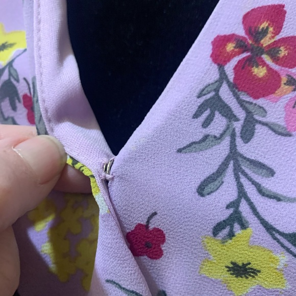 Blue Blush Floral Romper with Snap v-neck front Size Small - Picture 2 of 5